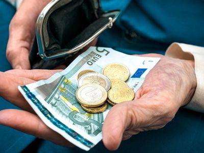 Prezidentė pasirašė pensijų sistemos pokyčių įstatymus - Lietuva ir Baltijos šalys