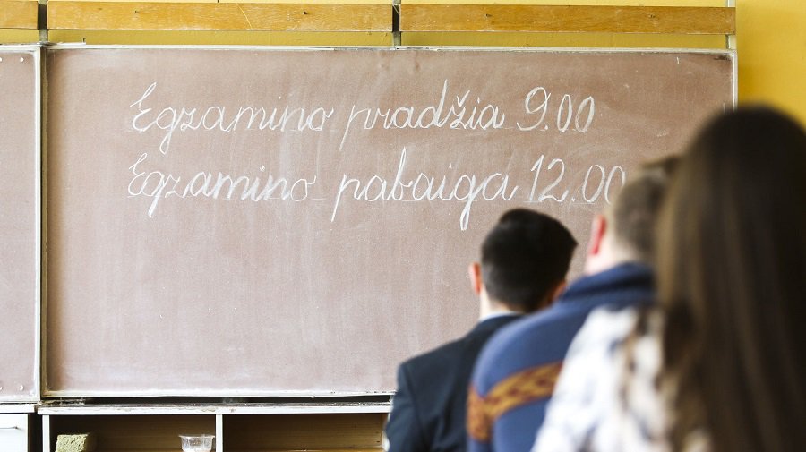 Абитуриенты могут самостоятельно оценить свою подготовку к экзамену по математике - Литва и страны Балтии