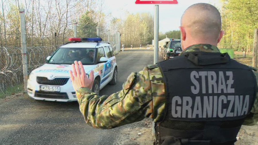 Мигранты попытались взять штурмом границу Польши со стороны Белоруссии - погранслужба - В Мире