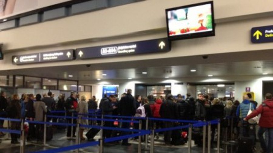 В Литве пьяный телефонный террорист остановил работу аэропорта, сообщив о бомбе в самолете в Москву - Литва и страны Балтии