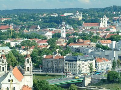 Было бы жилье, люди бы так не эмигрировали - Литва и страны Балтии