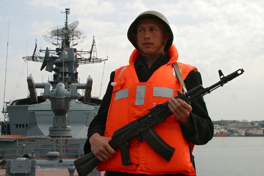 Боевой корабль ВМФ РФ будет выполнять задачи у берегов Сирии                                 - В Мире