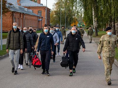 К службе в литовской армии приступают почти 1000 юношей - Литва и страны Балтии