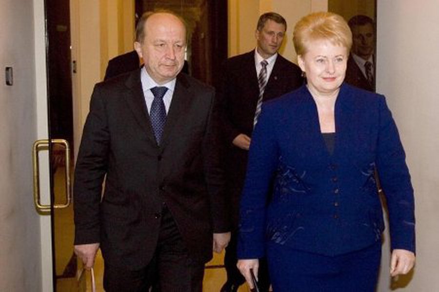 Грибаускайте: Кубилюс оправдал титул «премьер-министра кризисного периода»

                                                                         - Литва и страны Балтии