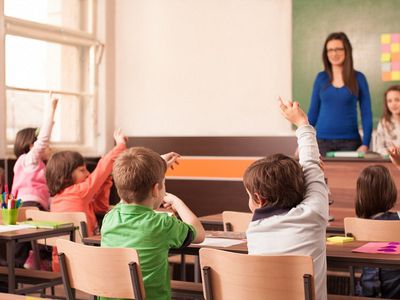 Планируется, что ученики начальных классов уже в конце февраля смогут вернуться в школы - Литва и страны Балтии