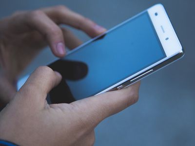 В сетях "Tele2" и "Telia" - бесплатные звонки на Украину - Литва и страны Балтии