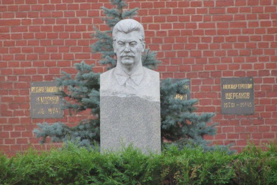 Годовщину смерти Сталина отметят на Красной площади коммунисты - Культурные и спортивные мероприятия