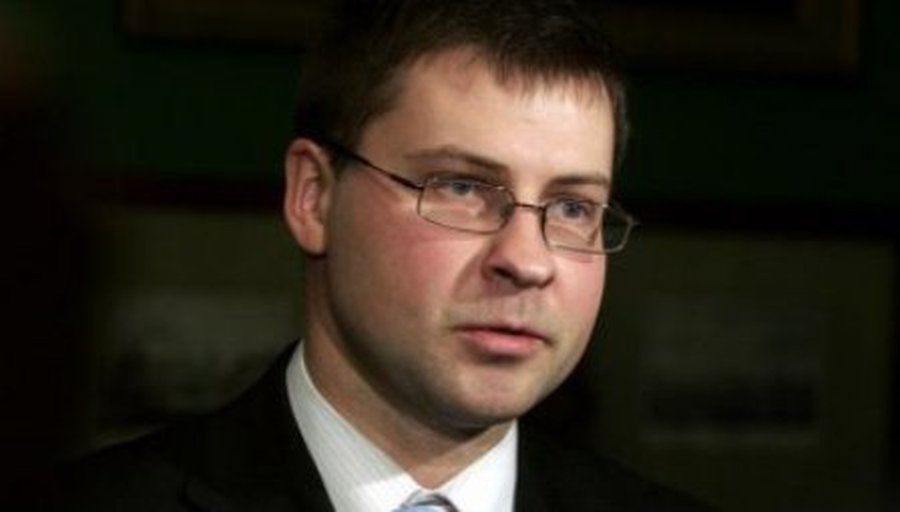 Латвийский премьер призвал отказаться от референдума о негражданах - Литва и страны Балтии
