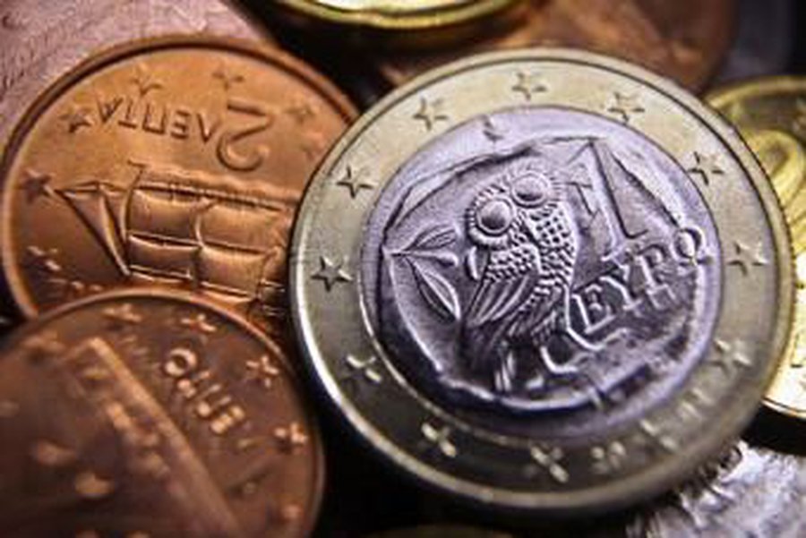 Греция готовит референдум по евро
 - В Мире