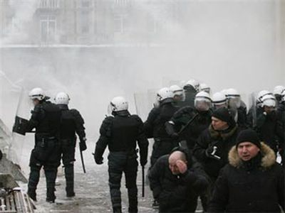 Задержан 151 участник беспорядков в Вильнюсе - Литва и страны Балтии