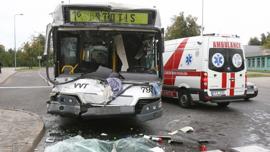 
Autobuso ir sunkvežimio avarijoje nukentėjusiems keleiviams žalą atlygins draudimo bendrovė
 - Įvykiai ir kriminalas
