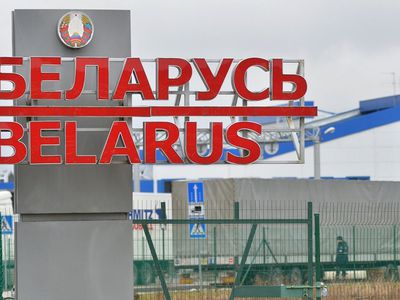 Белоруссия закрыла границу: не впускает легковые автомобили из Литвы - Литва и страны Балтии