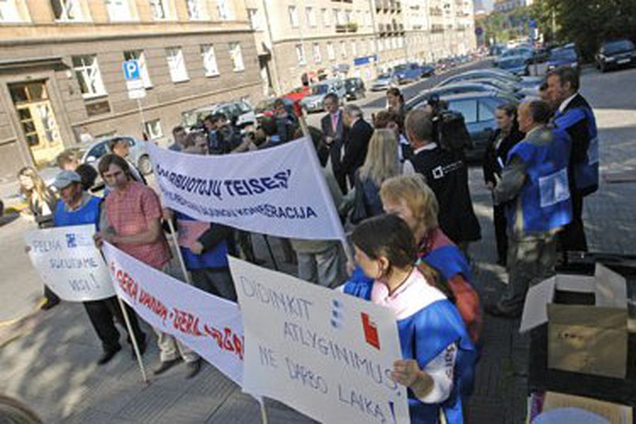 Профсоюзы Литвы протестуют против либерализации трудовых отношений - Литва и страны Балтии