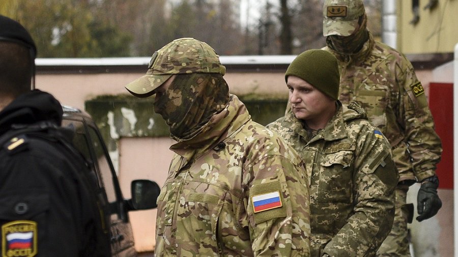 Задержанных в Керченском проливе украинских офицеров переводят в СИЗО Москвы - В Мире