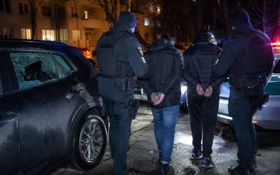 Благодаря бдительности жителя Паневежиса были задержаны похитители аккумуляторов гибридных автомобилей - Происшествия и криминал