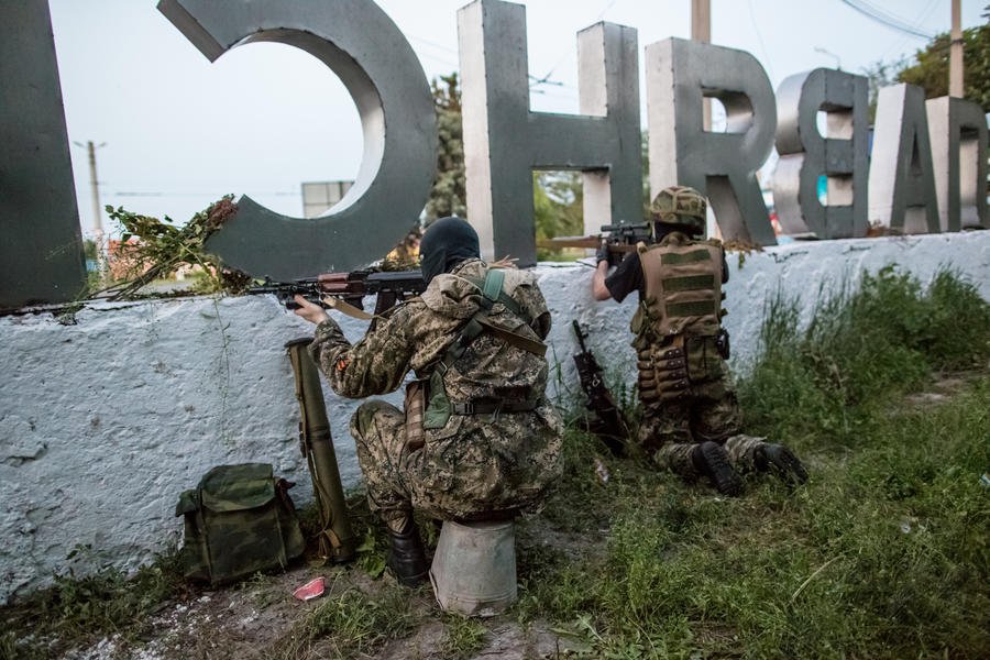 Нацгвардия Украины расстреляла военнослужащих, собиравшихся перейти на сторону ополченцев в Славянске
 - В Мире