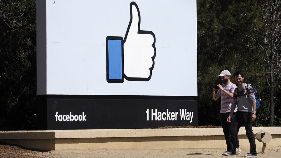 Из-за ошибки в Facebook доступ к фотографиям пользователей могли получить посторонние - IT новости