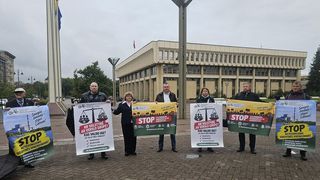 У стен Сейма пикет работников ИАЭС